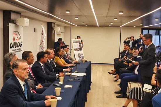 Arropado por el aparato institucional de CANACAR, Ramiro Montemayor lanza su candidatura